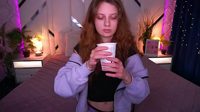 CuteeFoxy's cam snapshot