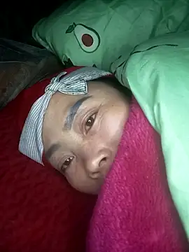 CoMay003's cam snapshot