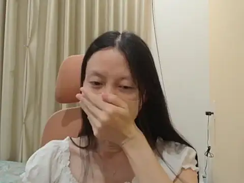 Lil-Cherries live sex cam