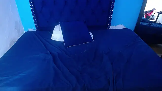 kinky_redhead18's cam snapshot