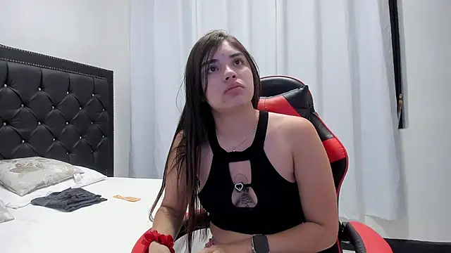 EmmaSnnow's cam snapshot