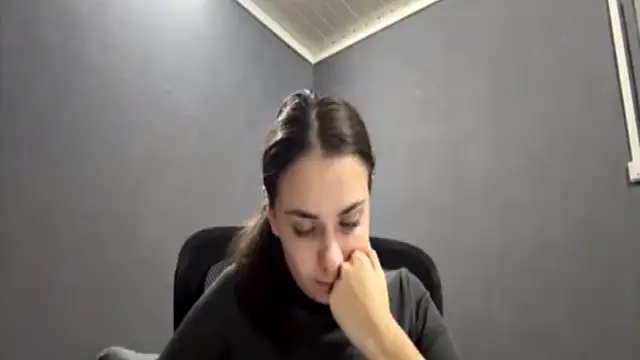 SarahHeadly's cam snapshot