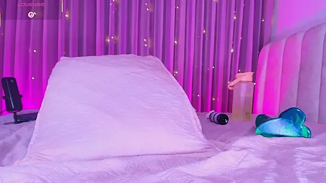 star_hanks's cam snapshot