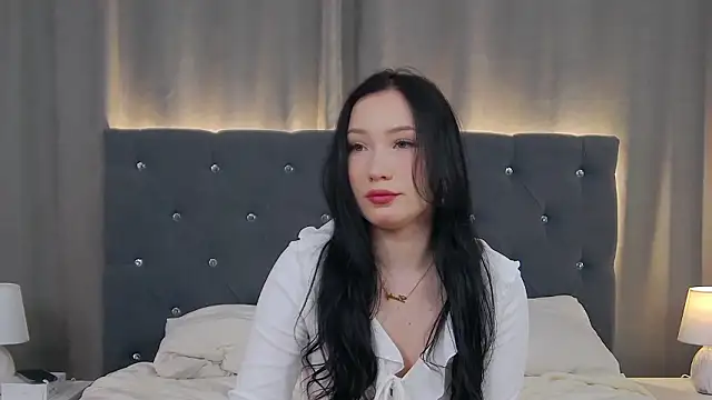 LeilaLow's cam snapshot