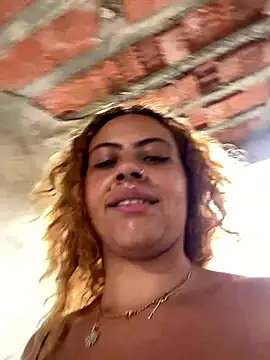 Chloe_Leaozinho's cam snapshot