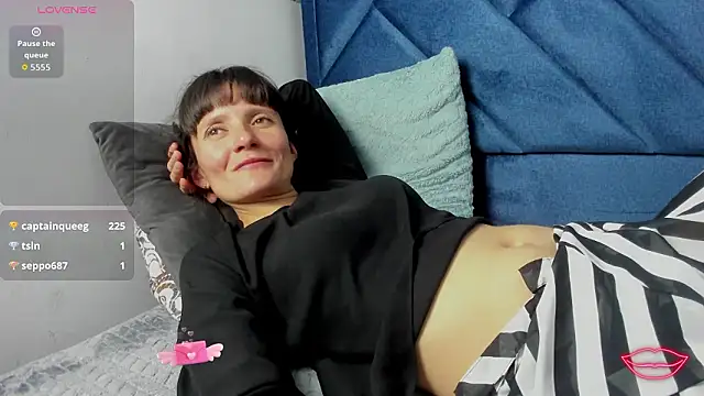 Valery_More__'s cam snapshot