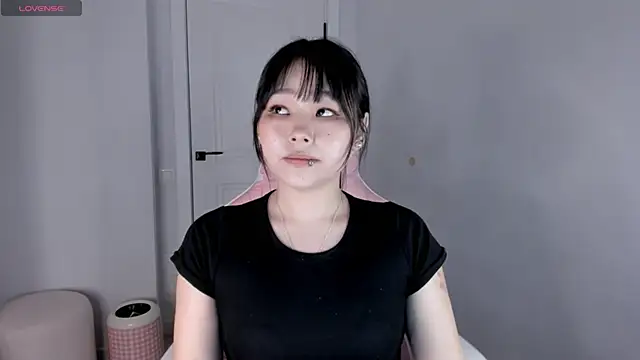 hee_young11's cam snapshot