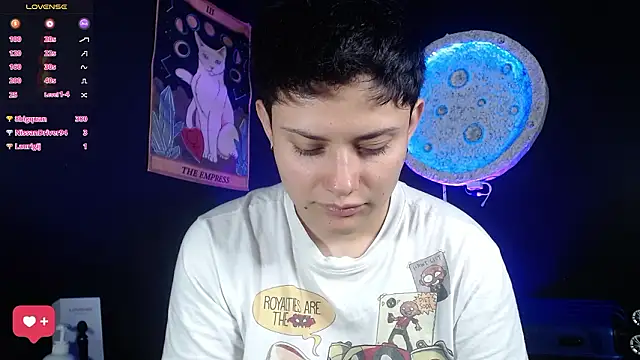 girl_intense444's cam snapshot