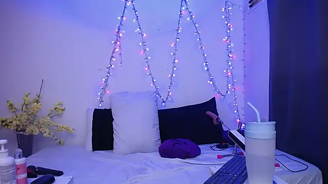 Nicol_Love0's cam snapshot