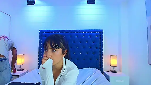 Damian_and_roxanne's cam snapshot