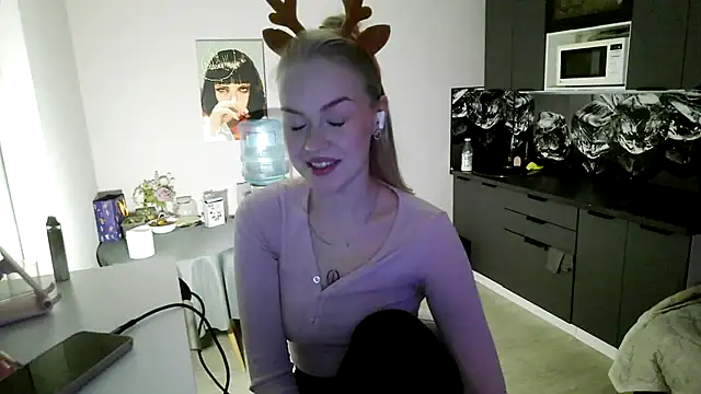 LunaPeony's cam snapshot