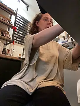 cinnabon_'s cam snapshot