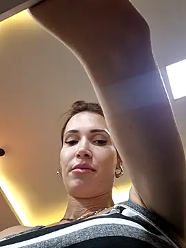 Irresistible24's cam snapshot