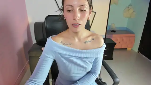 paula_miler1's cam snapshot