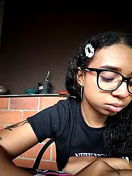 Suzanelee1's cam snapshot