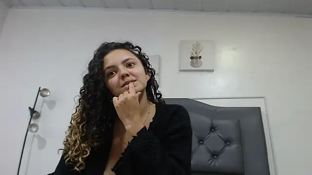 Giia_Monroe's cam snapshot