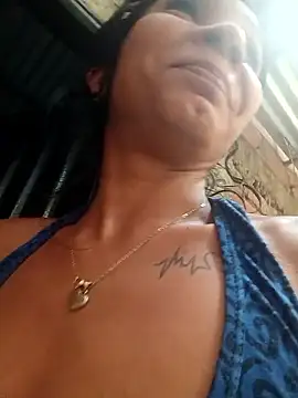 chikivivi-'s cam snapshot