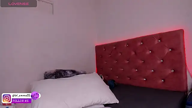 _Emma_whiitee_'s cam snapshot