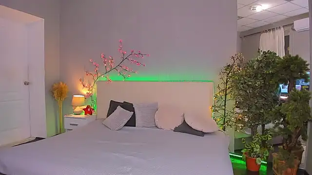 MonaSteele's cam snapshot