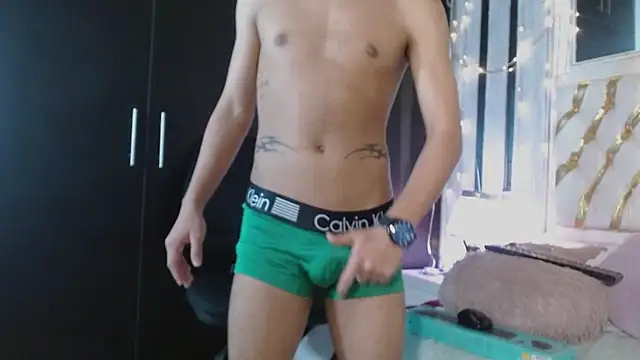 ian_smith_'s cam snapshot