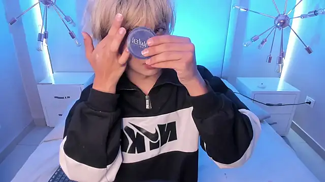 OliIverr22 live sex cam