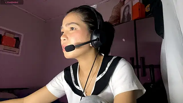 ConstancePorrini's cam snapshot