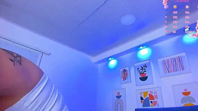 milk_candy18's cam snapshot