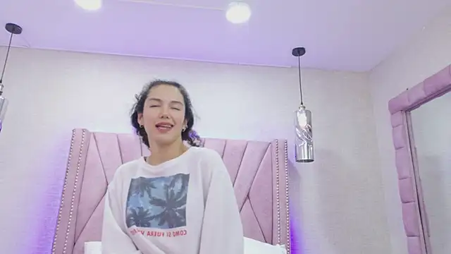 RoxanaAngel's cam snapshot