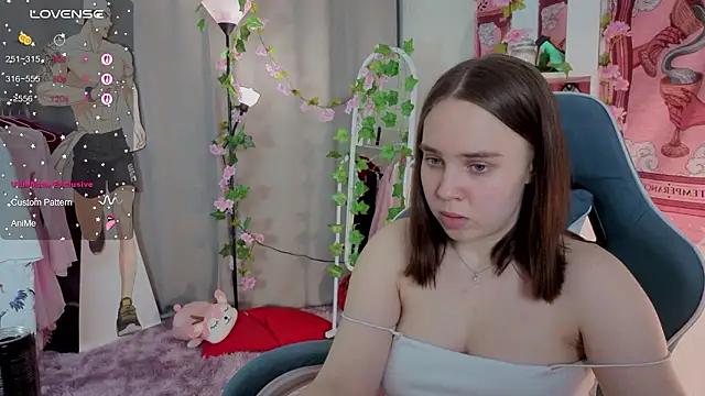 lunalyna's cam snapshot