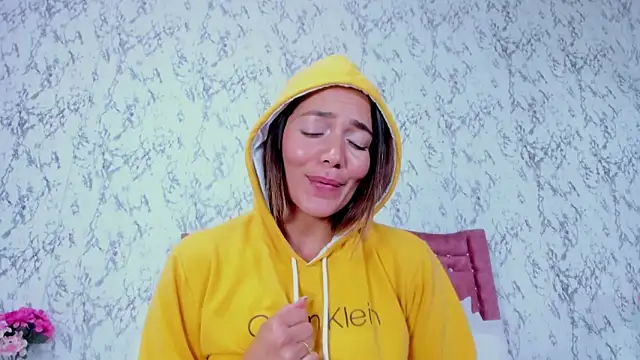 Mia_Malkovaa_'s cam snapshot