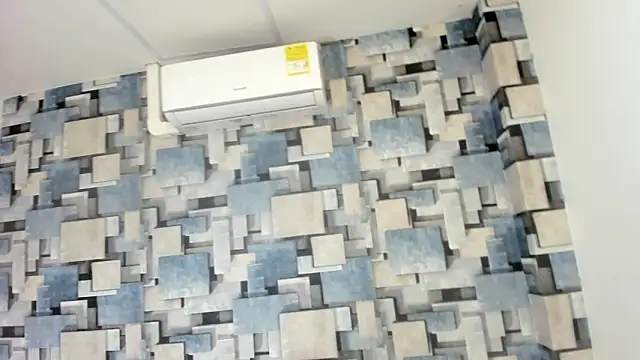 angel_dthroatt's cam snapshot