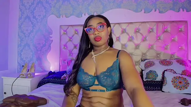 CaseyMoon's cam snapshot