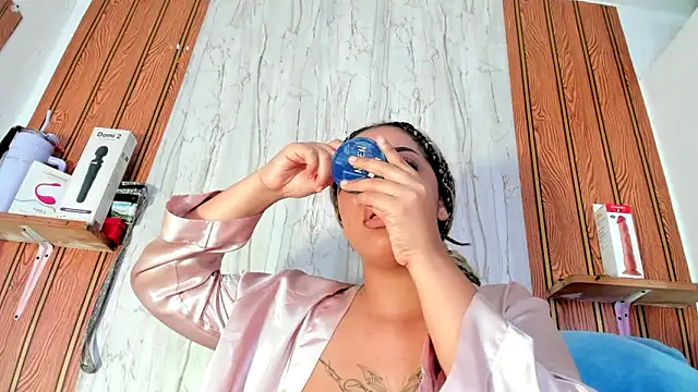 Alika01's cam snapshot