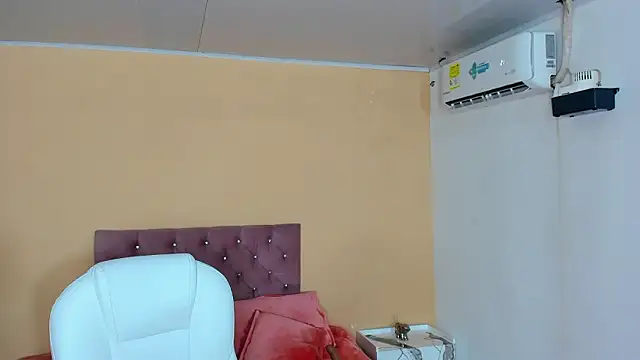 estrella_bigboobs14's cam snapshot