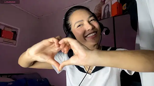 ConstancePorrini's cam snapshot