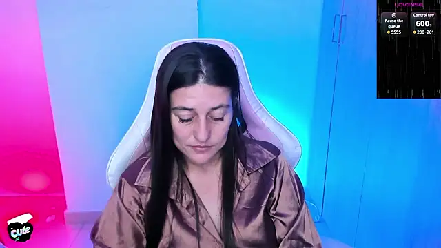 Saskyaa's cam snapshot