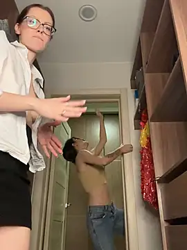 RussianGirls_'s cam snapshot