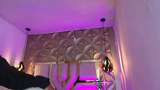 Queen_perla_ live sex cam