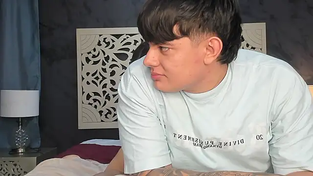 LoveRebels_'s cam snapshot