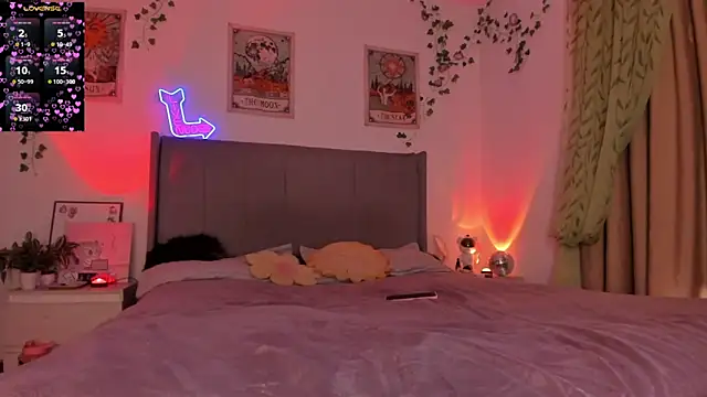 Whitekitty-exe live sex cam