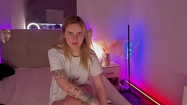 LunaHeadley's cam snapshot