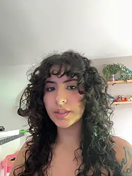 SugarTroubl33 live sex cam