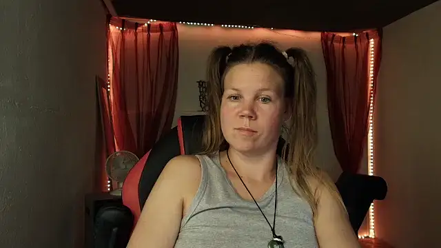 CallMeMaria's cam snapshot