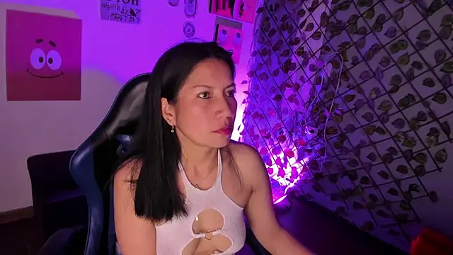 Megan_Collinss_'s cam snapshot