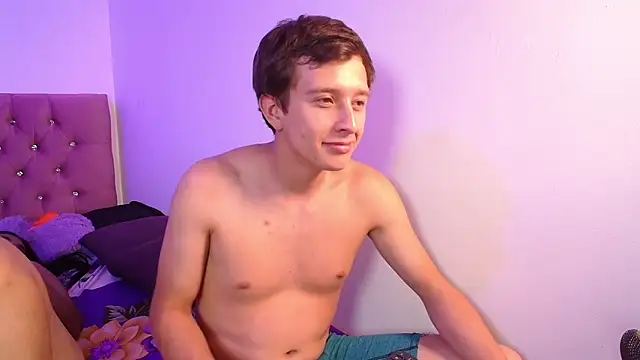 mae_nathan_'s cam snapshot