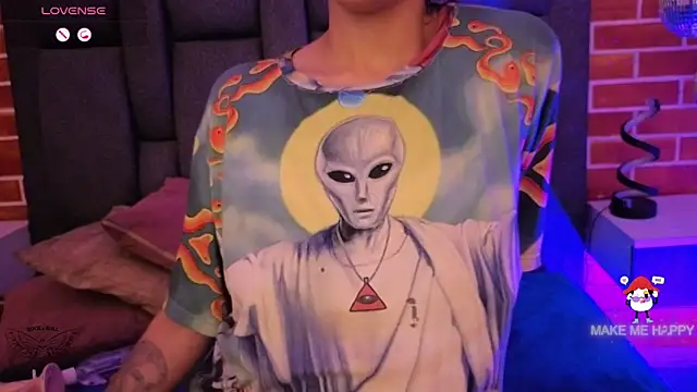 ghostwomaan's cam snapshot