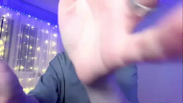 KariJarecke's cam snapshot