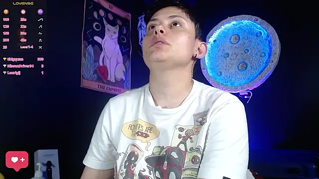 girl_intense444's cam snapshot