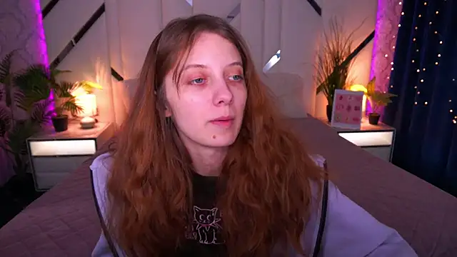 CuteeFoxy live sex cam