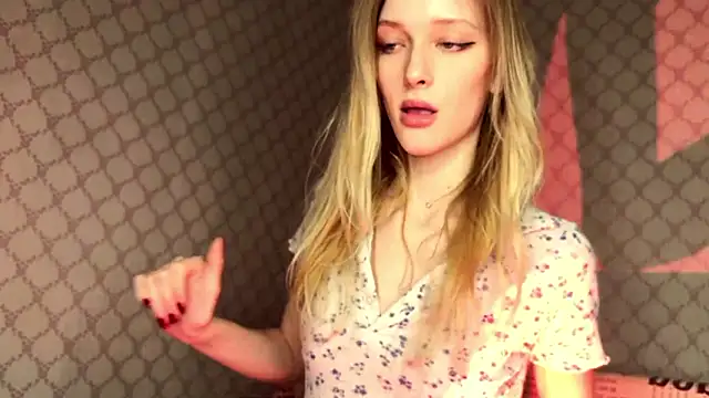 Evvie_Summn1's cam snapshot